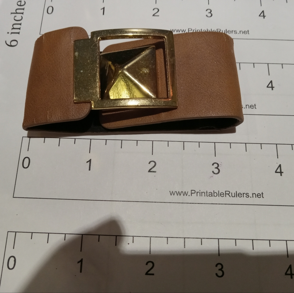 5 Leather Braclets - Picture 3 of 10
